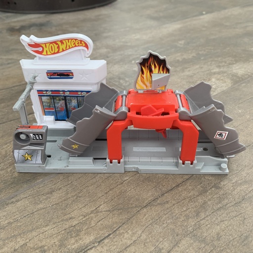 Hot Wheels Blaze Blast Play Set